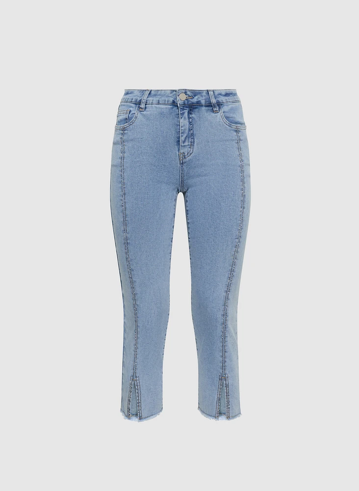 Capri en denim orné de pierres
