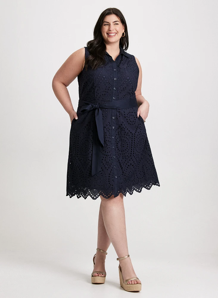 Robe boutonnée sans manches à oeillets