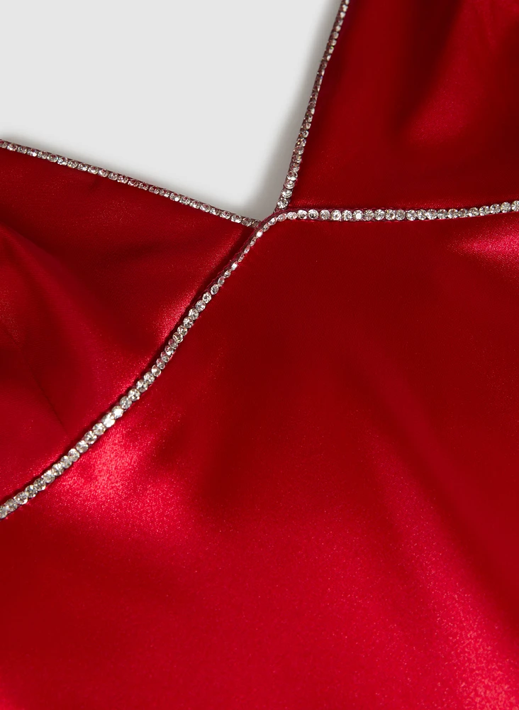 Robe maxi en satin à fines bretelles