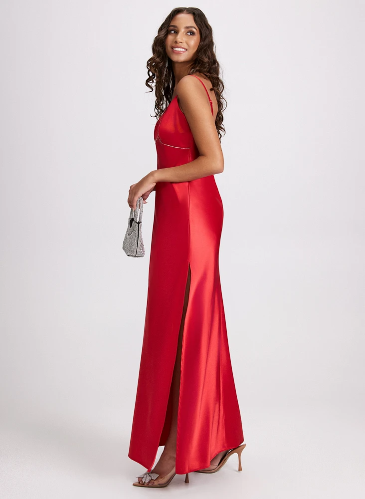 Robe maxi en satin à fines bretelles