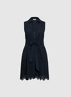 Robe boutonnée sans manches à oeillets