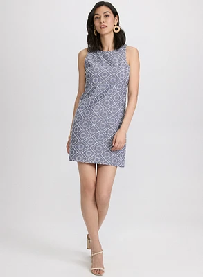 Robe droite à broderies