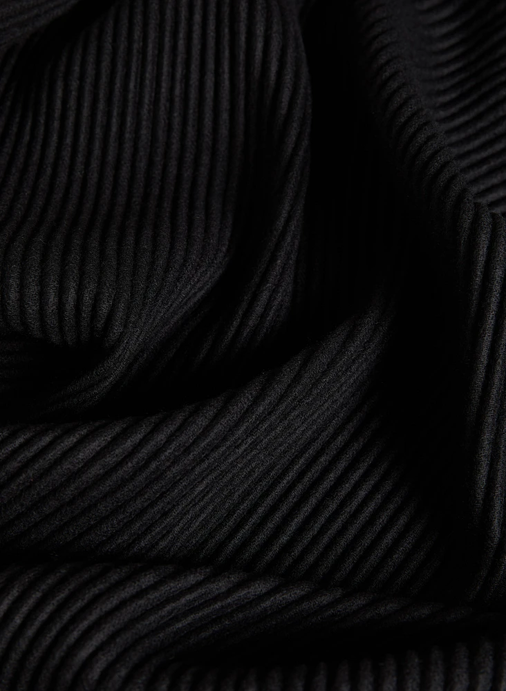 Pleated Knit Scarf