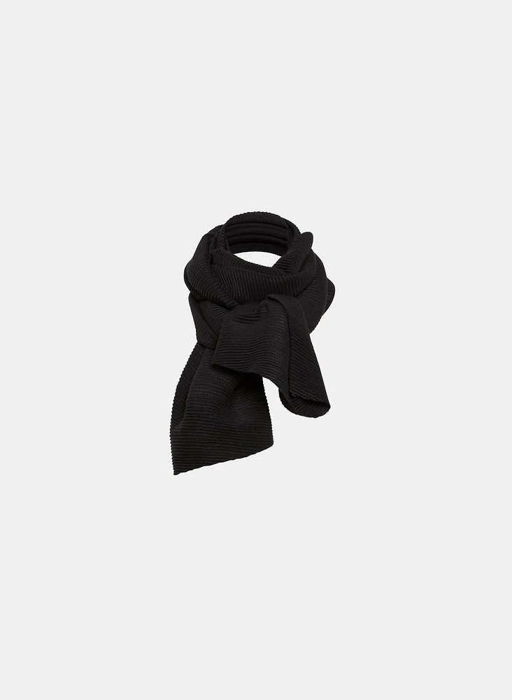 Pleated Knit Scarf