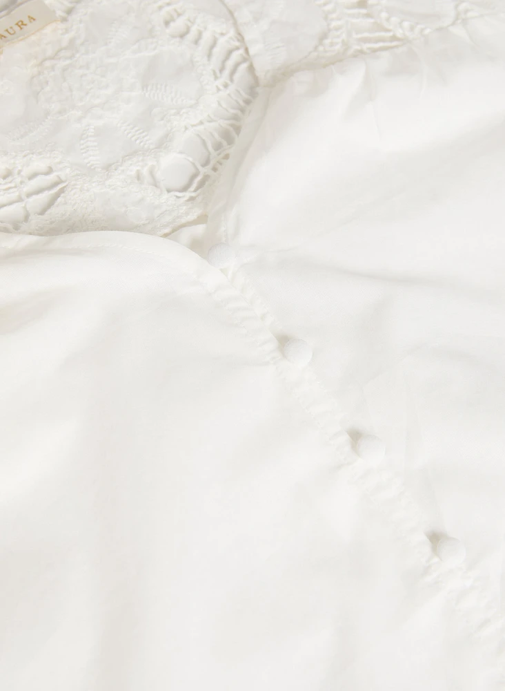 Blouse à détails en dentelle