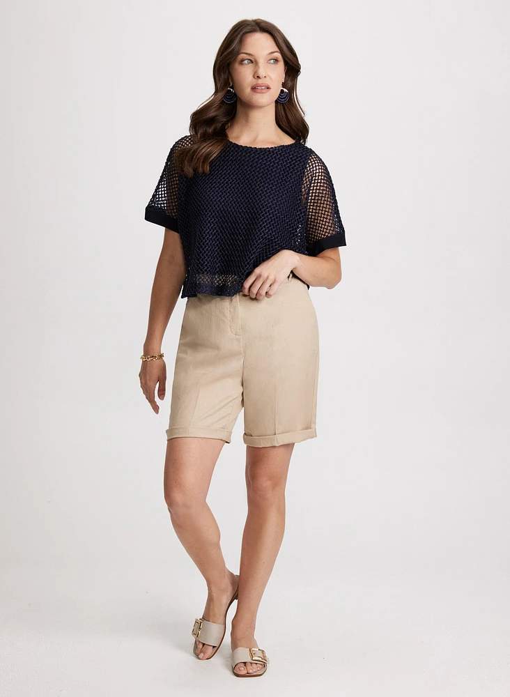 Haut en crochet et short en lin mélangé