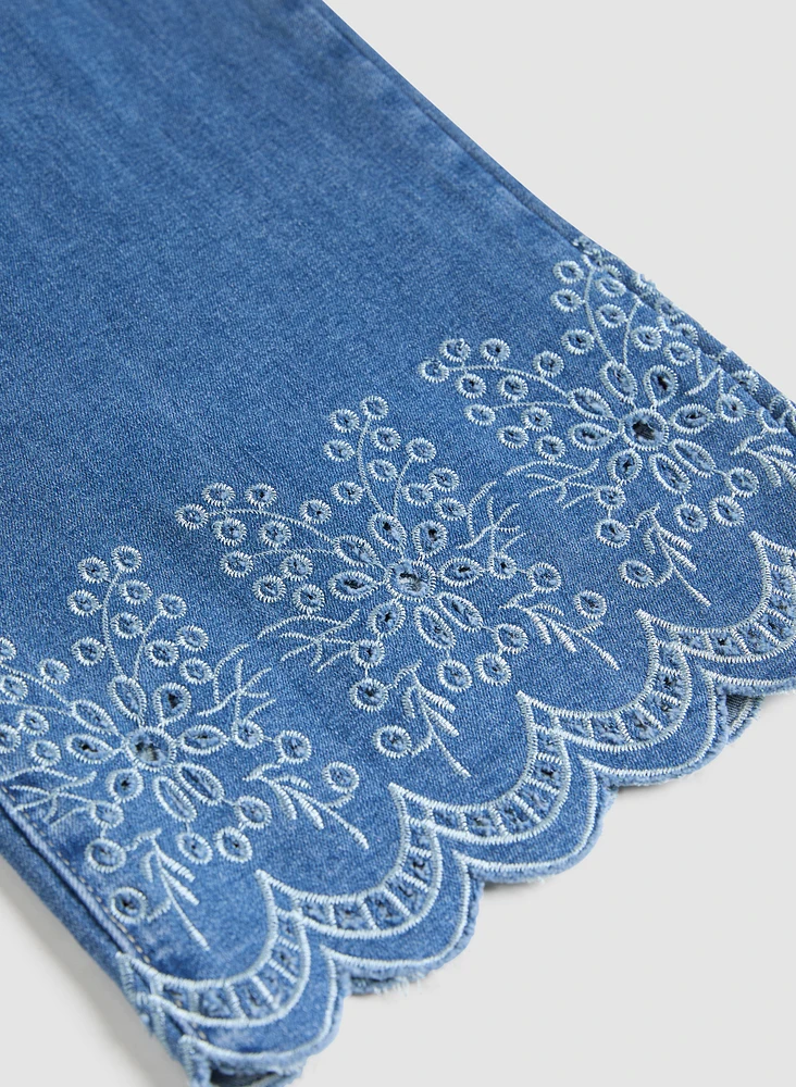 Embroidered Hem Capri Jeans