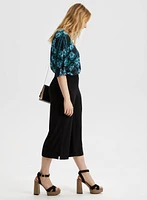 Side Slit Pull-On Capris