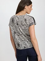 T-shirt à motif de feuilles