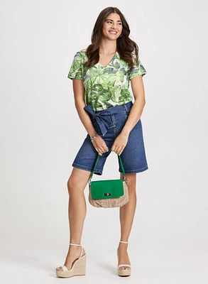 T-shirt à feuilles et short en jean