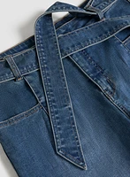 Short en denim avec ceinture à nouer