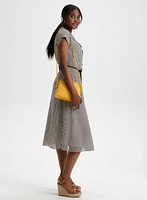 Robe rayée à boutons et ceinture