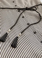 Robe rayée à boutons et ceinture