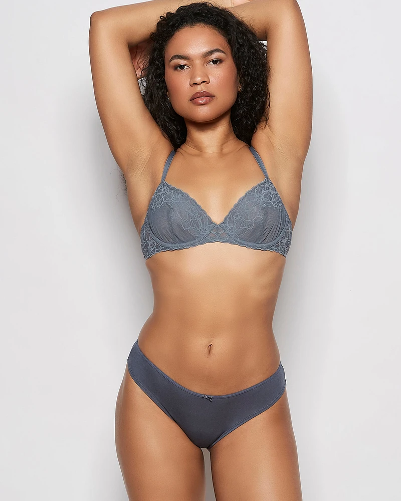 Tanga avec boucle ciel orageux