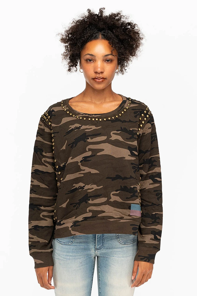WOMENS STUDDED PULLOVER SWEATSHIRT CAMO GREEN