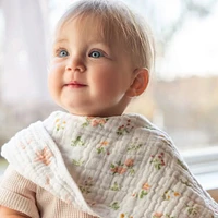 Bavoir Burpy en mousseline de coton Essentials - Motif floral campagnard