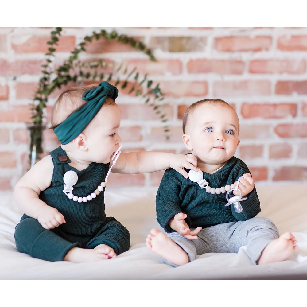 Maxi Wood Pacifier Clip - Pearl
