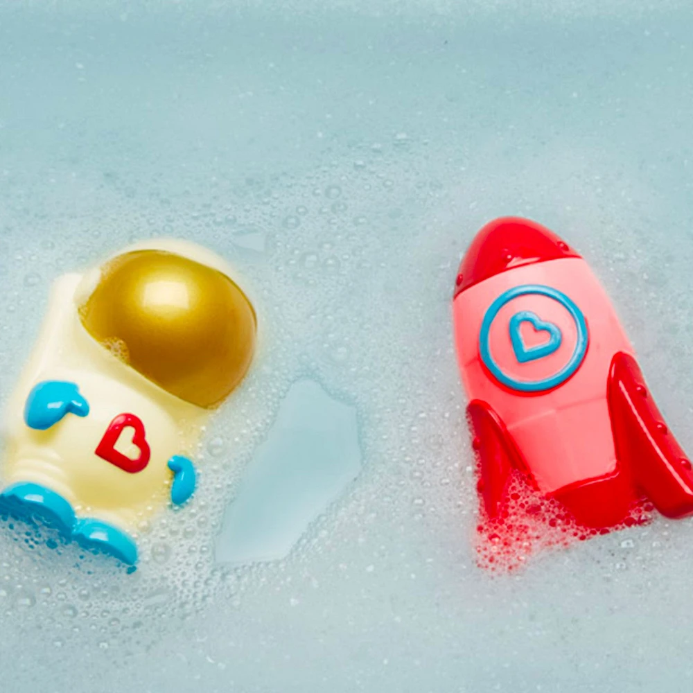Astronaute Et Fusée De Bain