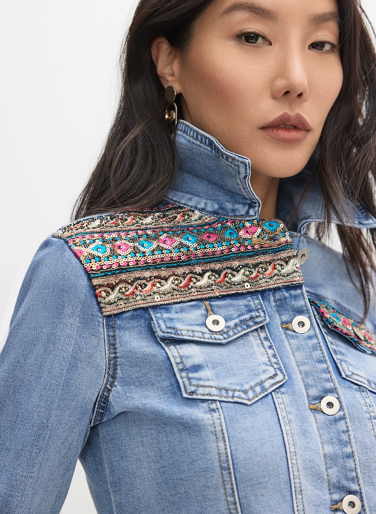 Veste en denim à broderies appliquées