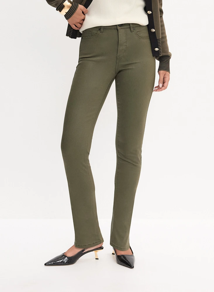 Jean traité à jambe droite