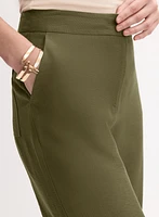 Pantalon à jambe droite écourtée