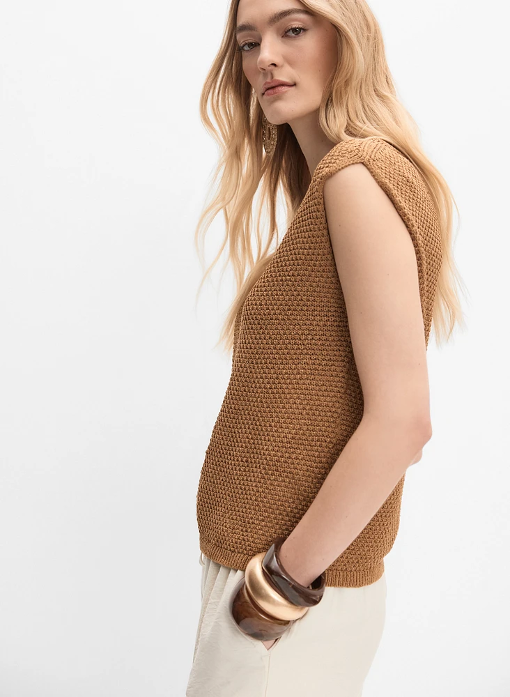 Sleeveless Knit Pullover
