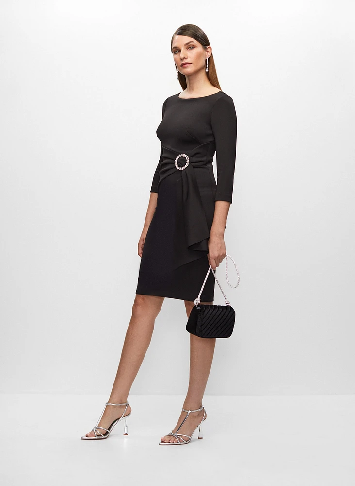 Robe drapée avec boucle à la taille