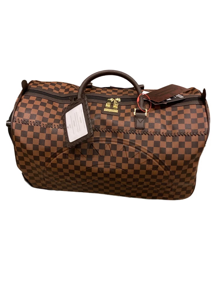 Sprayground: Core EMBOSSED CHECK WHEELY DUFFLE