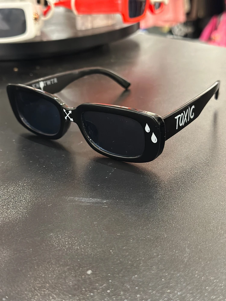 KNOTWTR: TOXIC / IM WORTH A LOT $/ YOU SEE ME SUNGLASSES