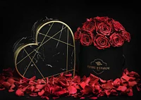 Romance Red Classic Rose Bucket