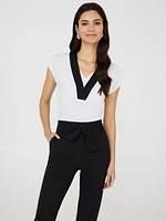 Haut en tricot crêpe avec col V contrasté
