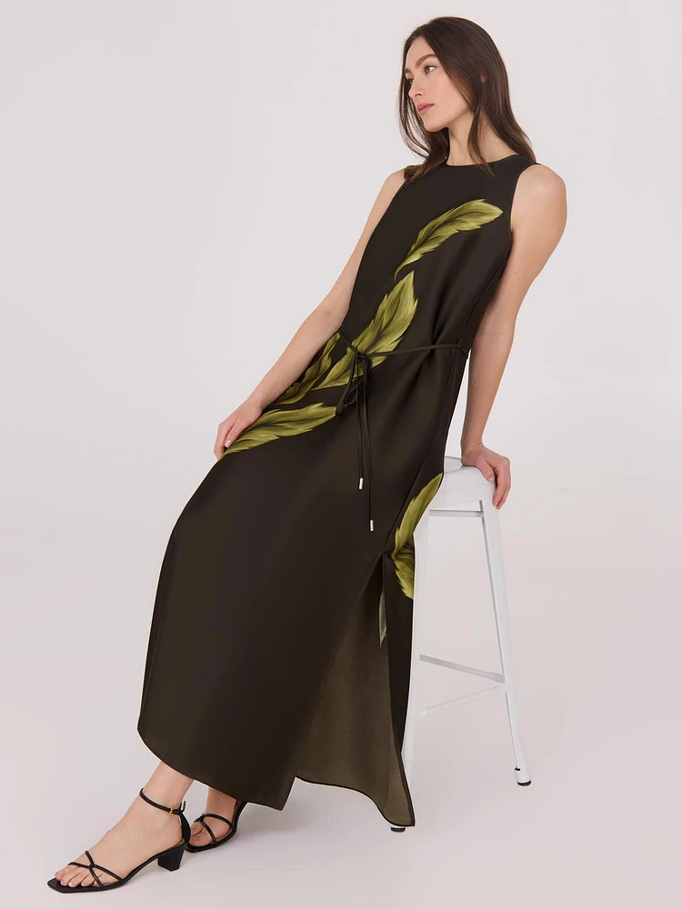 Robe mi-longue sans manches en satin