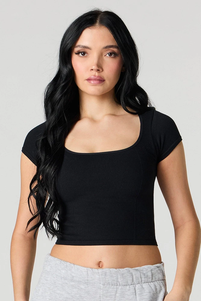 T-shirt ultracourt côtelé sans couture avec encolure carrée
