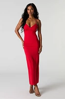 Robe midi profilée avec liséré de dentelle et encolure en V