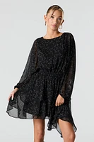 Minirobe volantée en filet à manches longues