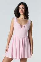 Minirobe avec liséré de dentelle