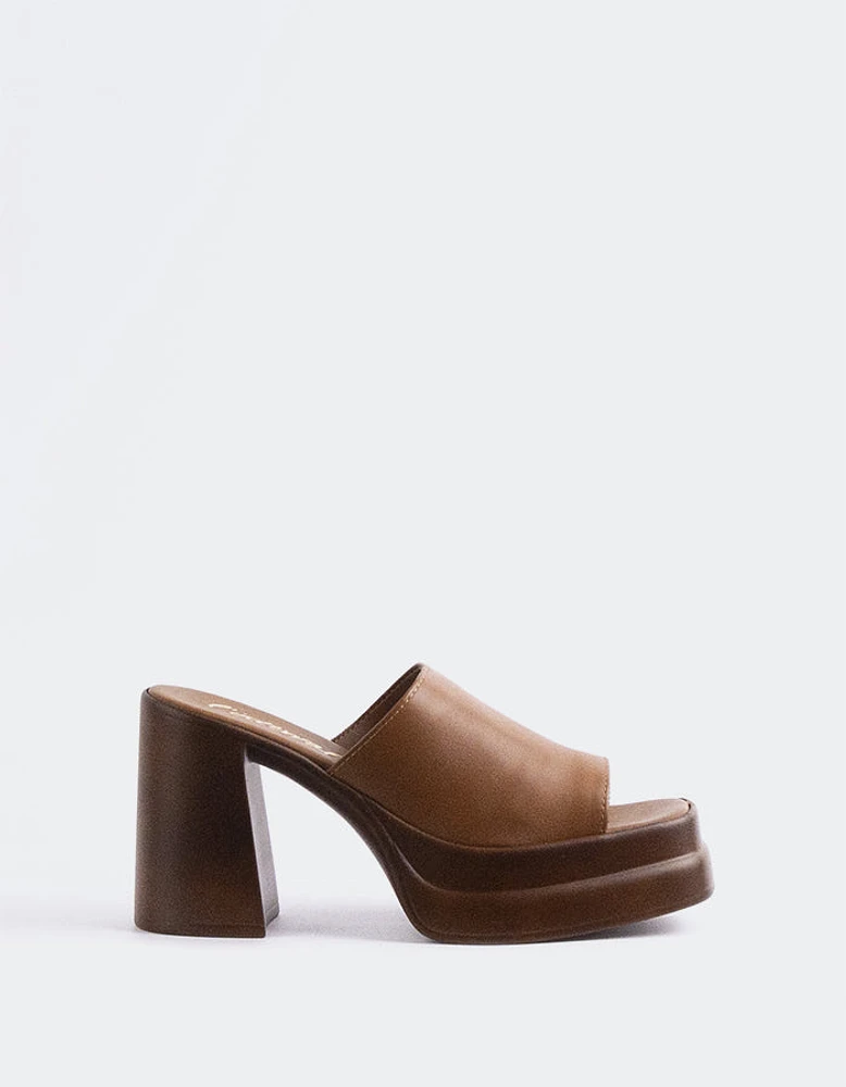Kalamata Tan Leather