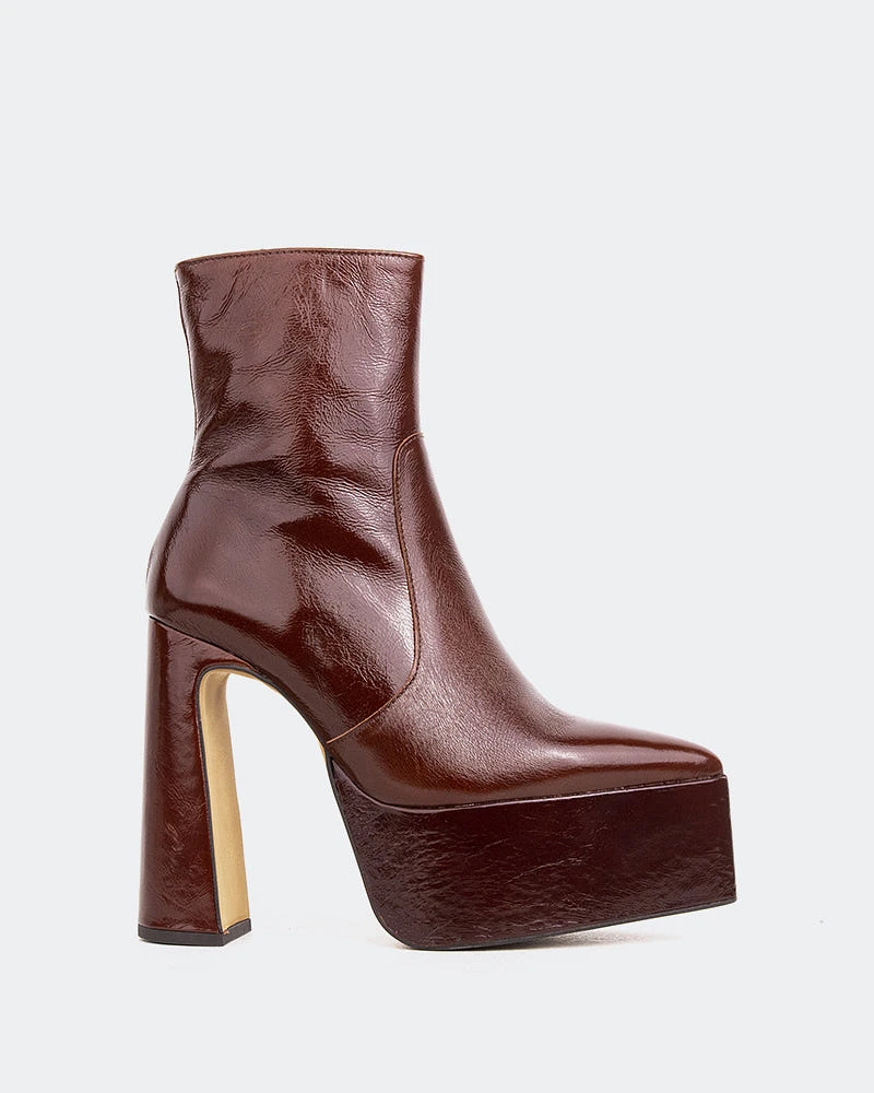 Sarov Chestnut Leather