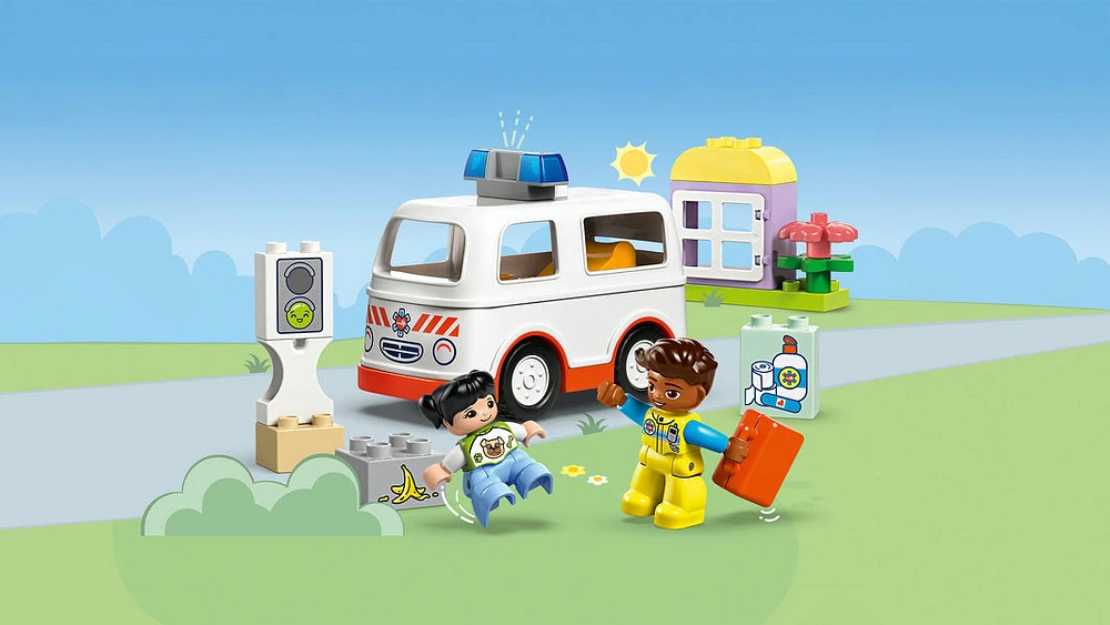 LEGO DUPLO - Ambulance & Driver