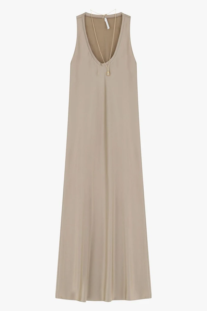 Robe longue soyeuse