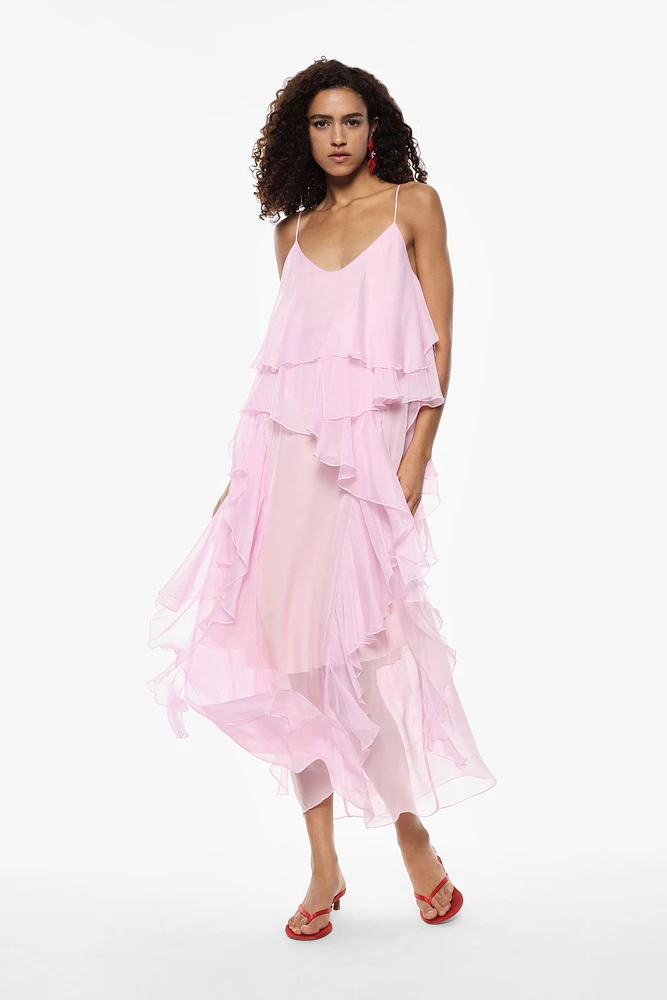 Robe superposée à fines bretelles