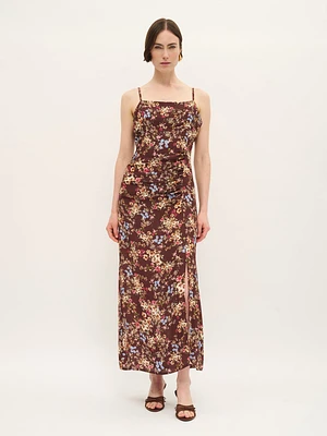 Robe mi-longue à bretelles fines et fleurs avec fente latérale