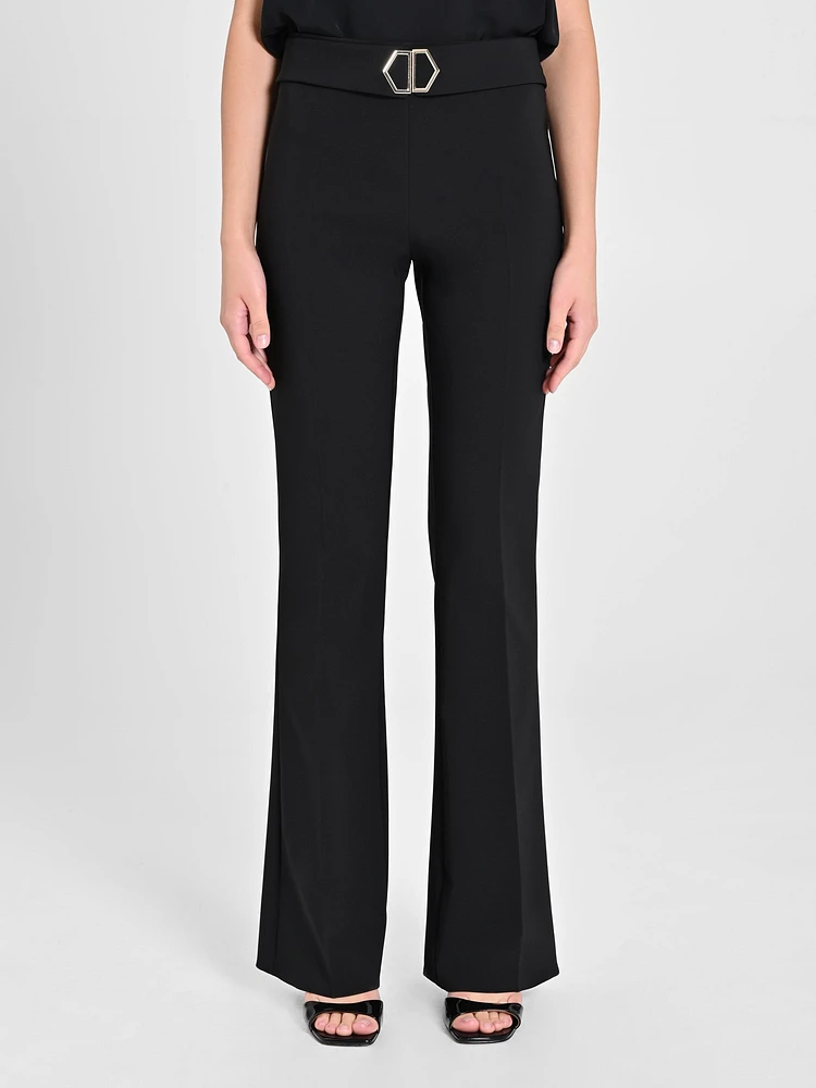 Pantalon évasé avec boucle géométrique