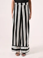 Pantalon à rayures noires et blanches
