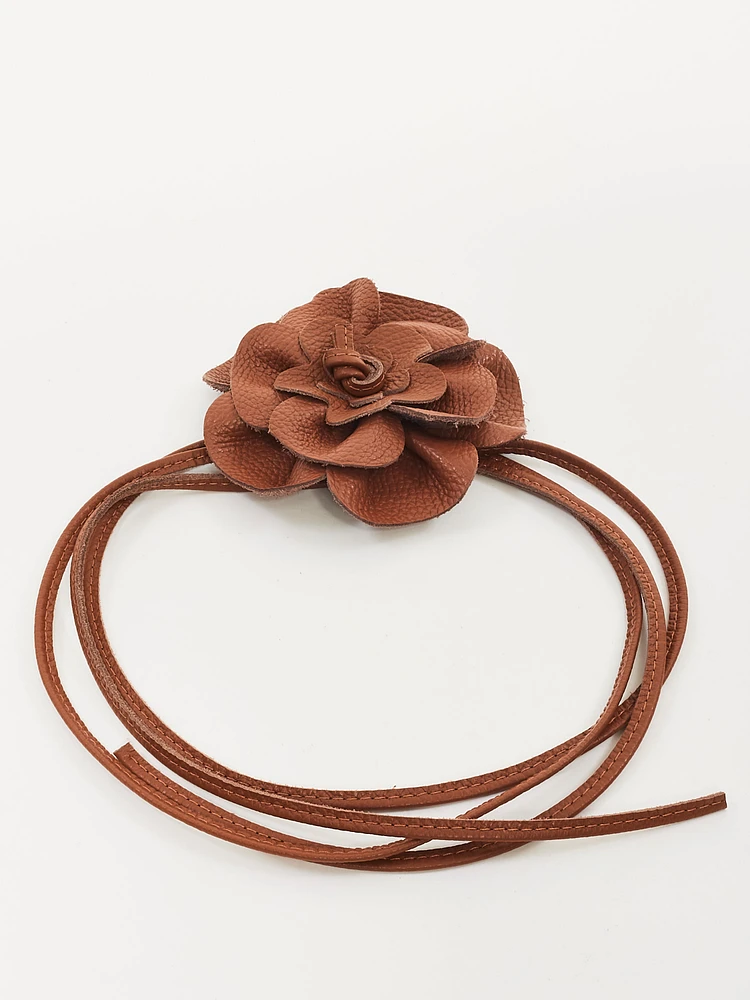 Ceinture en cuir fleurie