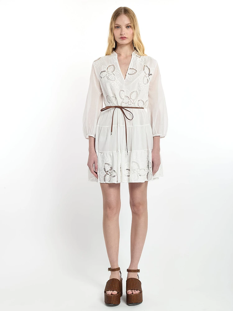 Robe en broderie ajourée