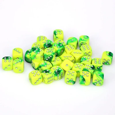 36 dés 6 12mm Gemini vert/jaune avec points argentés