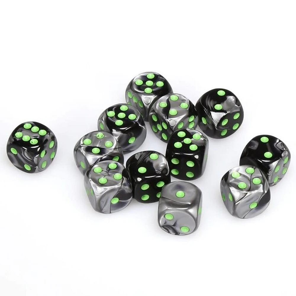 12 dés 6 16mm Gemini noir/gris avec points verts
