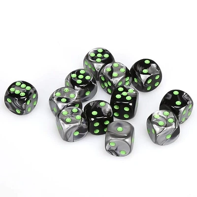 12 dés 6 16mm Gemini noir/gris avec points verts