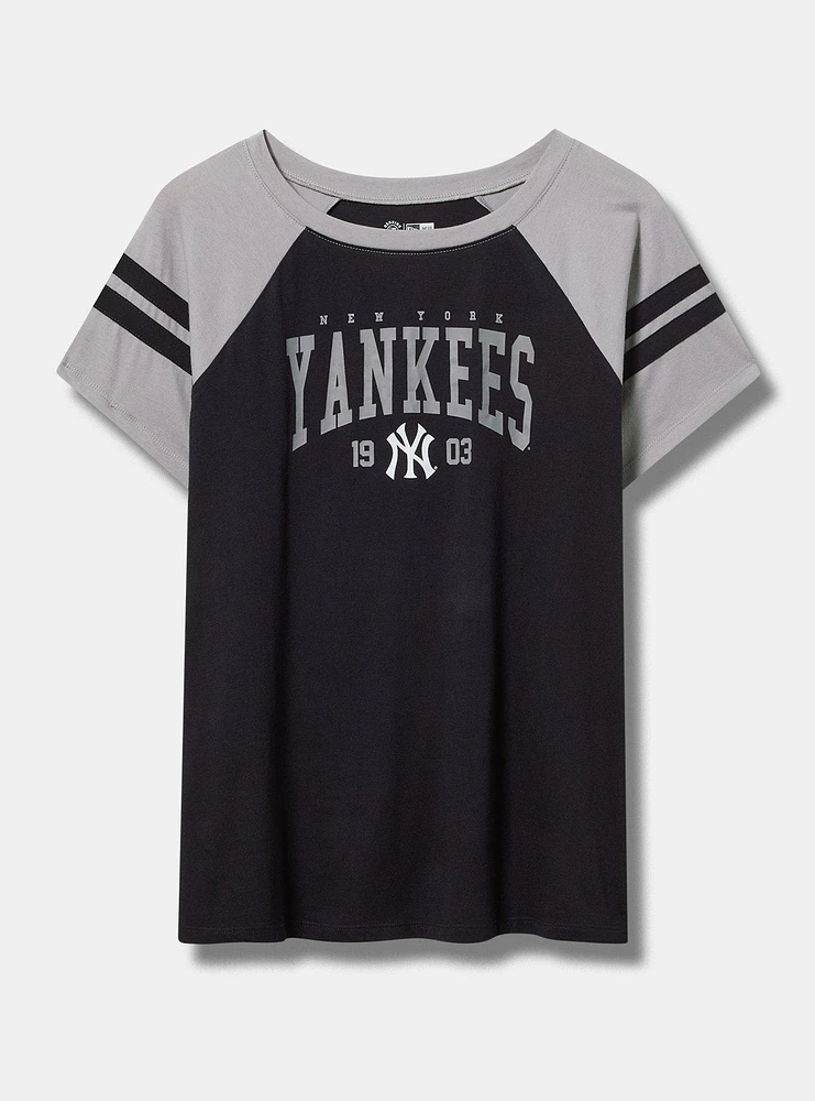 MLB New York Yankees Cotton Varsity Ringer Tee